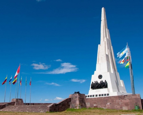 Bicentenario de la Batalla de Ayacucho fin del colonialismo espanol e las Americas